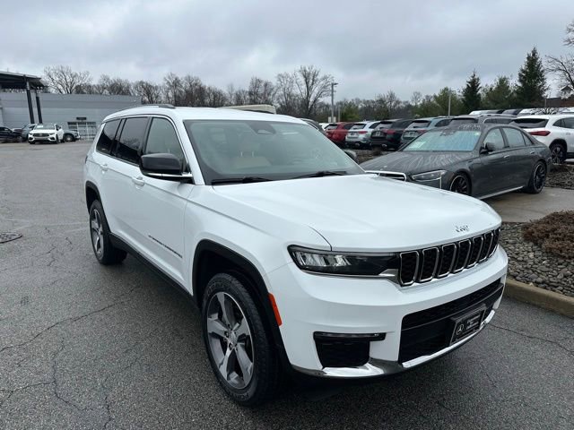 Used 2023 Jeep Grand Cherokee L Limited AWD/4WD image 7
