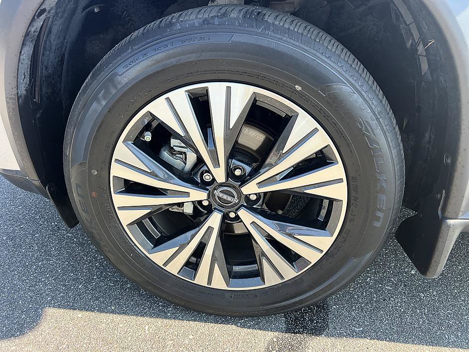 Certified 2023 Nissan Rogue SV w/ SV Premium B Package FWD image 9