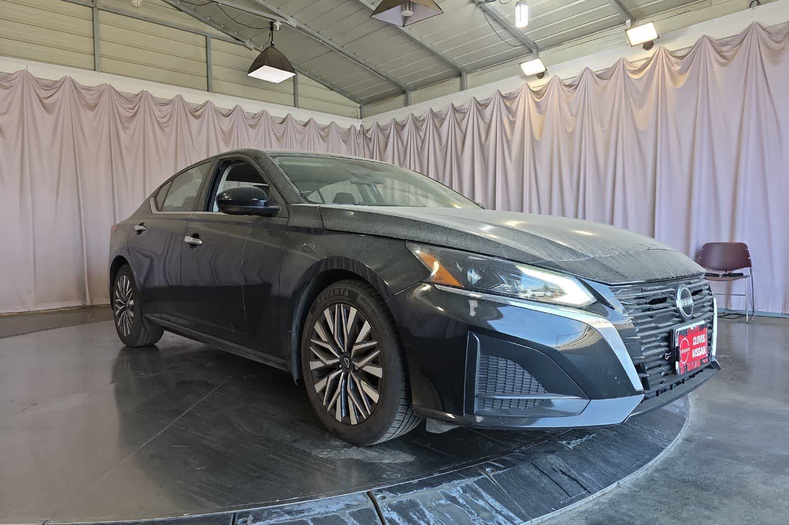 Used 2024 Nissan Altima 2.5 SV w/ SV Premium Package FWD image 10