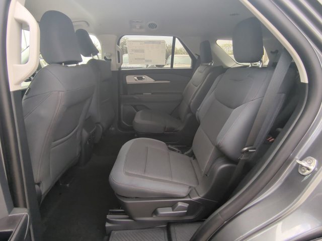 New 2026 Ford Explorer Active RWD image 15