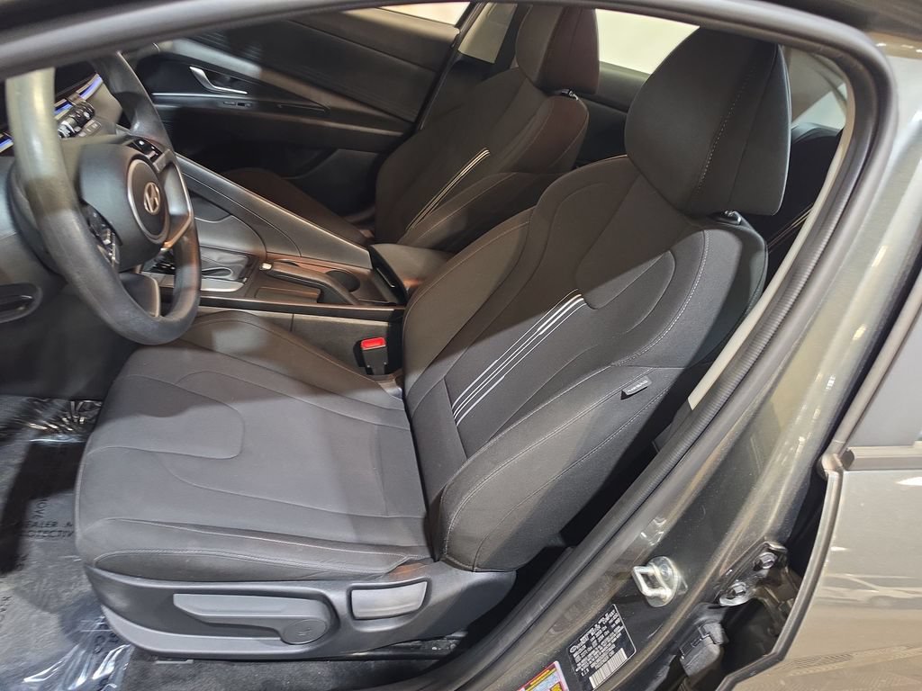 Used 2024 Hyundai Elantra SEL FWD image 13