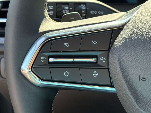New 2027 Chevrolet Traverse Z71 w/ Enhanced Driving Package AWD/4WD image 27