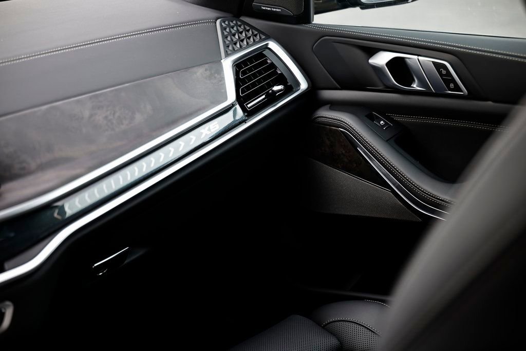 New 2026 BMW X5 xDrive40i w/ M Sport Package image 29