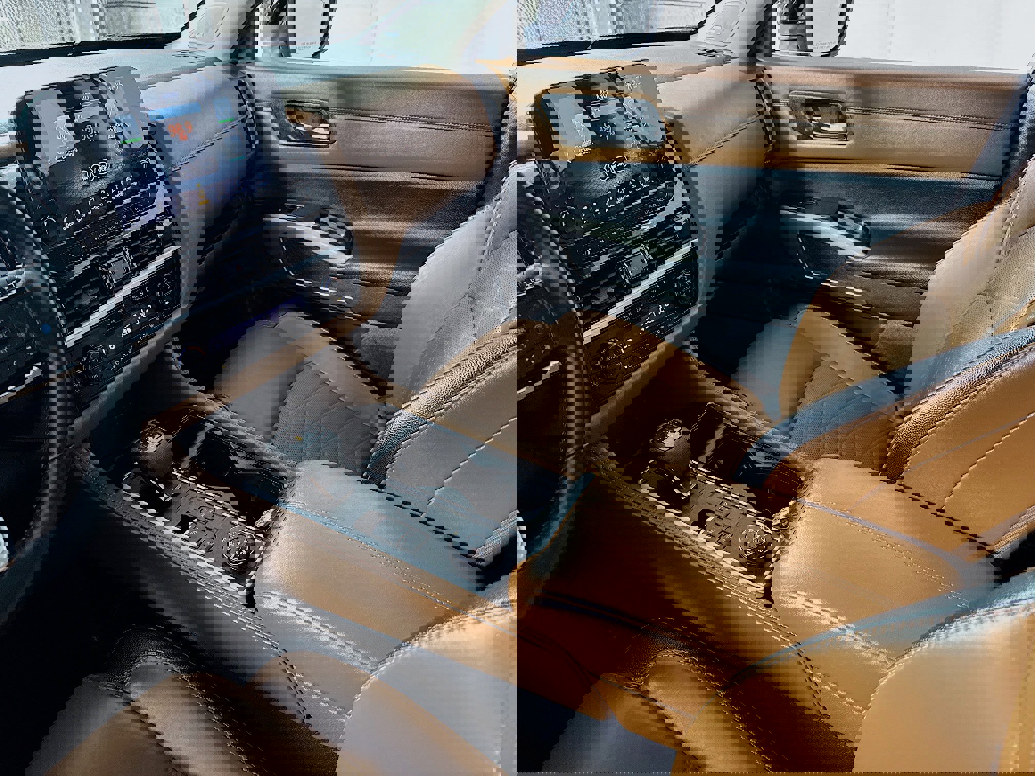 Used 2023 Nissan Pathfinder Platinum image 27