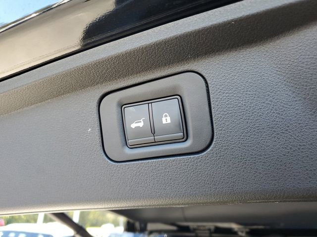 Used 2025 INFINITI QX80 Sensory image 7