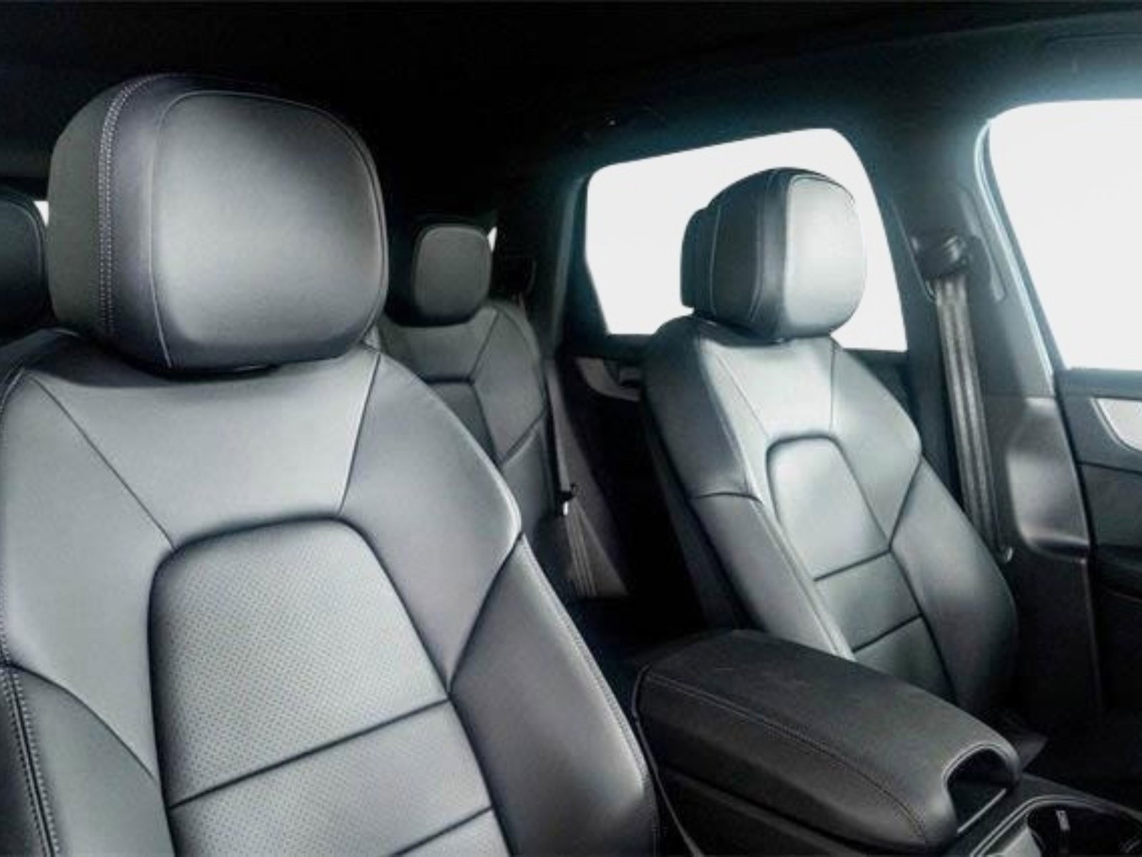 Used 2024 Porsche Cayenne image 25