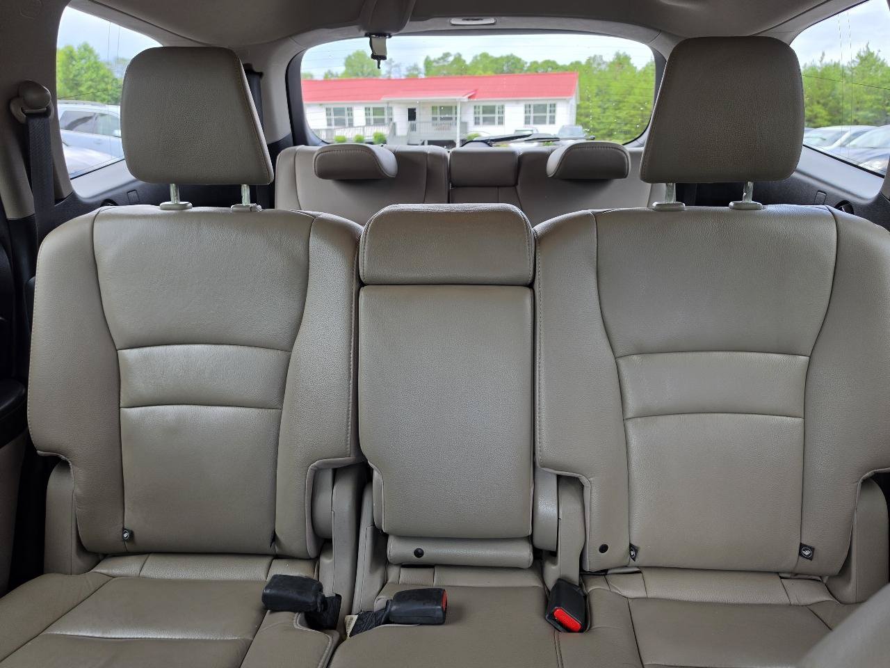 Used 2017 Honda Pilot Touring image 8