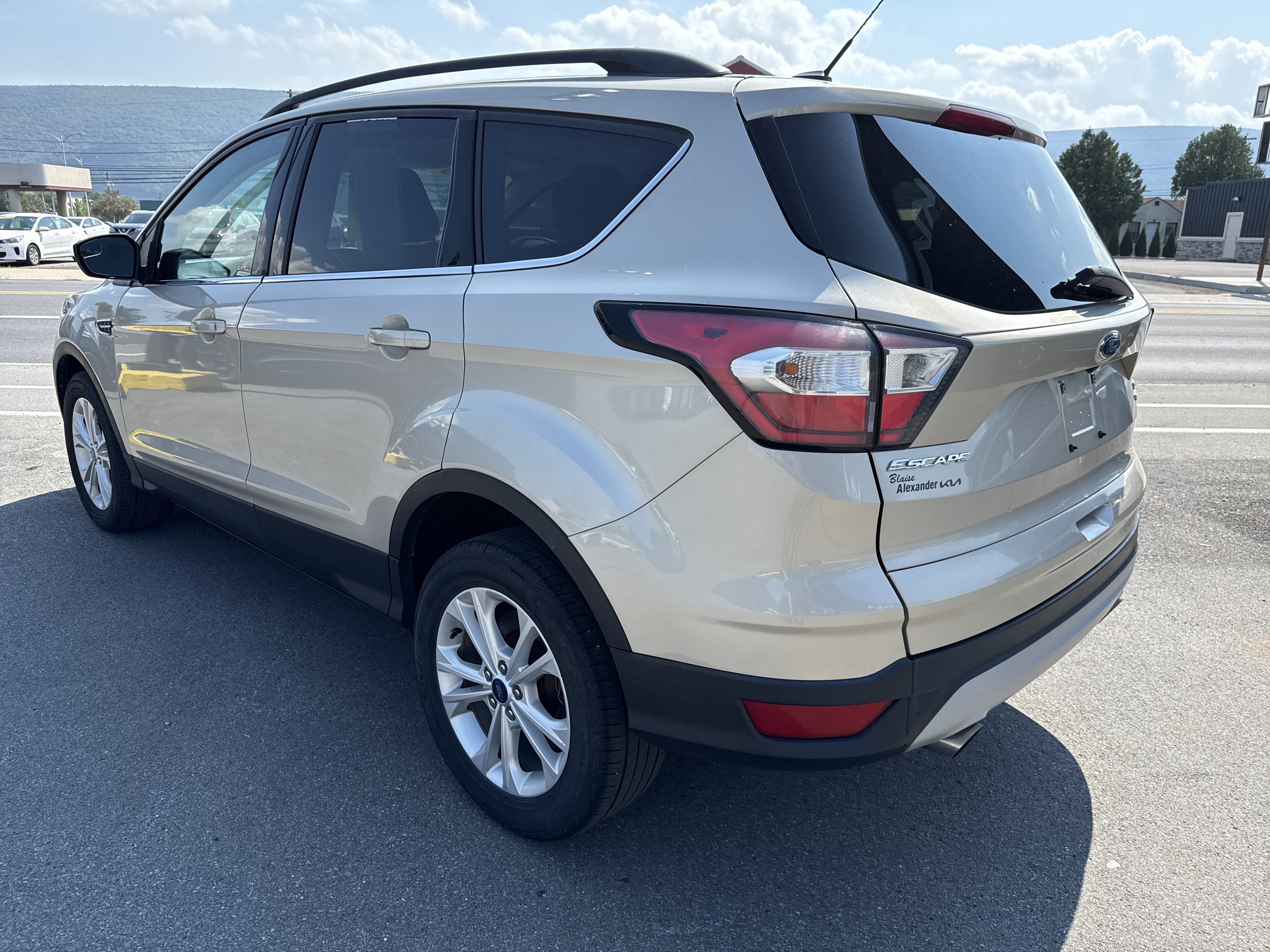 Used 2018 Ford Escape SE AWD/4WD image 8
