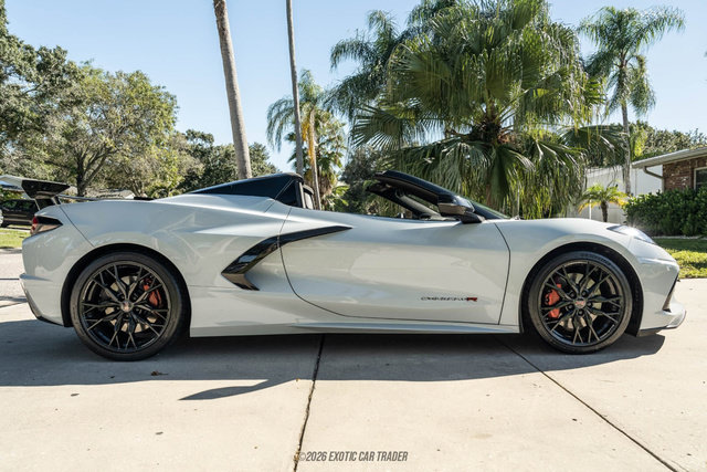 Used 2023 Chevrolet Corvette Stingray Preferred Conv w/ Z51 Performance Package RWD image 9