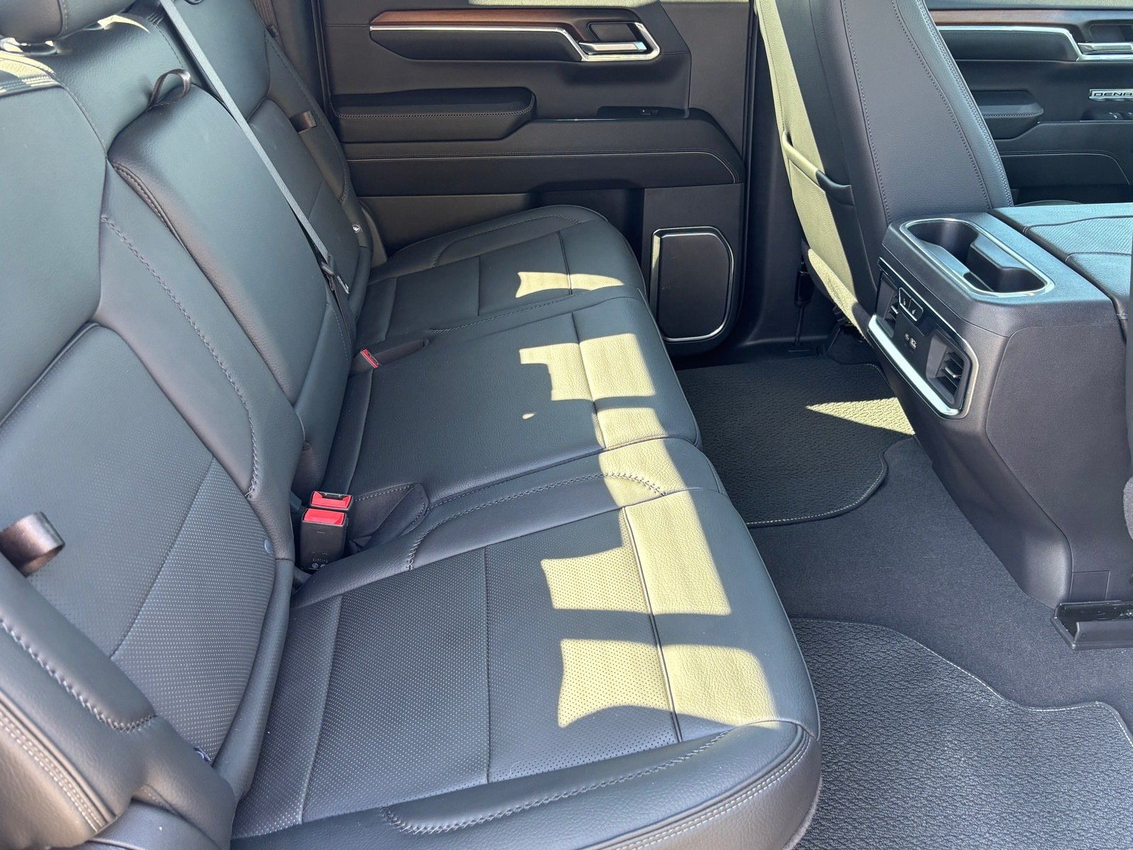 Used 2024 GMC Sierra 1500 Denali w/ Technology Package RWD image 31