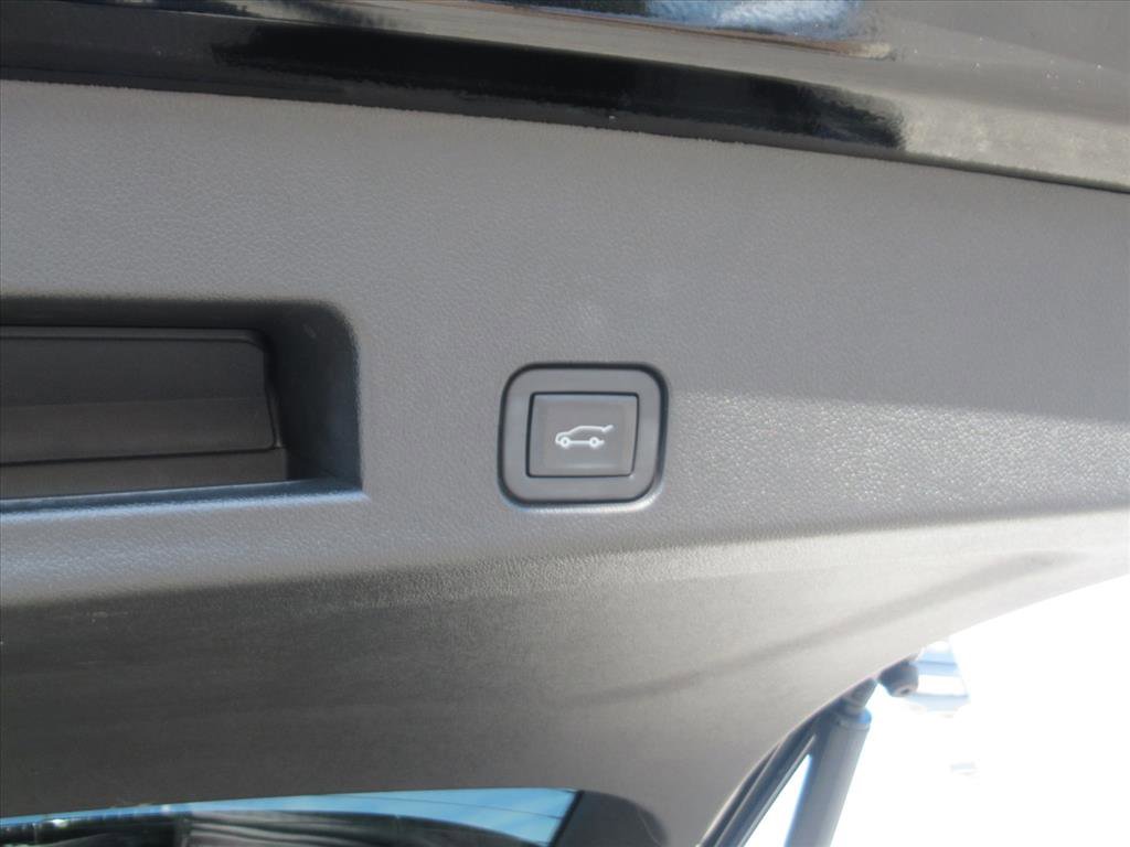 Used 2024 Chevrolet Traverse RS image 35