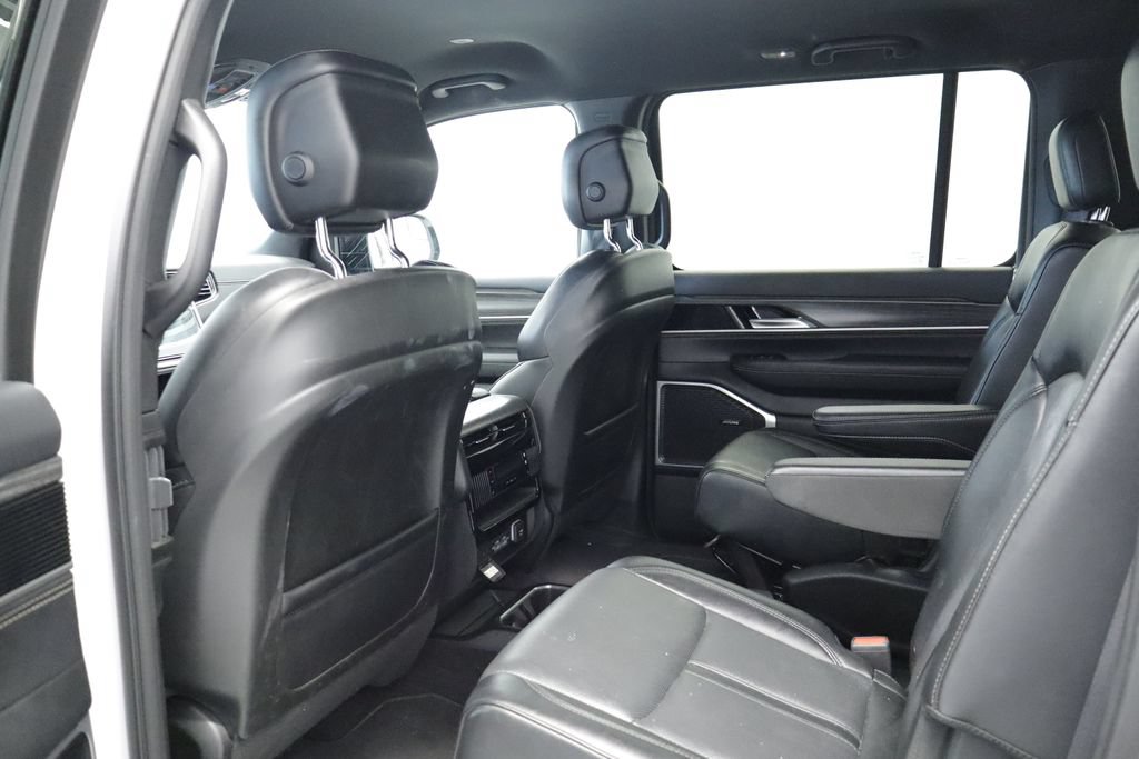 Certified 2024 Jeep Wagoneer Series II AWD/4WD image 21