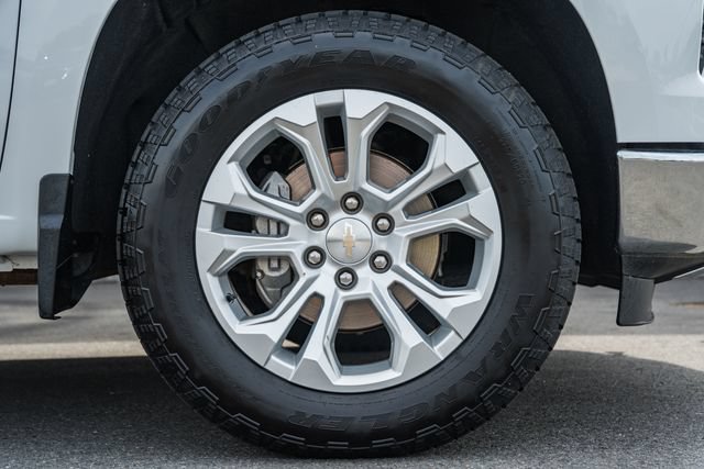 Used 2023 Chevrolet Silverado 1500 LTZ w/ LTZ Convenience Package II AWD/4WD image 23