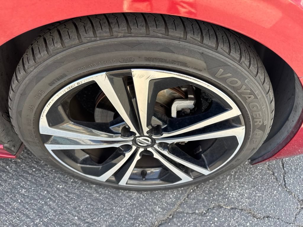 Used 2020 Nissan Sentra SR w/ Premium Package FWD image 7