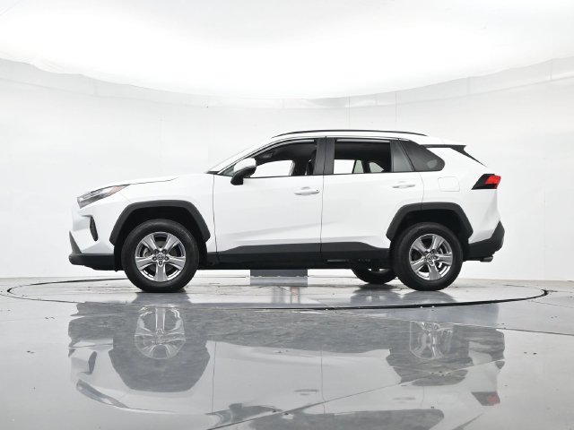 Used 2024 Toyota RAV4 XLE FWD image 38
