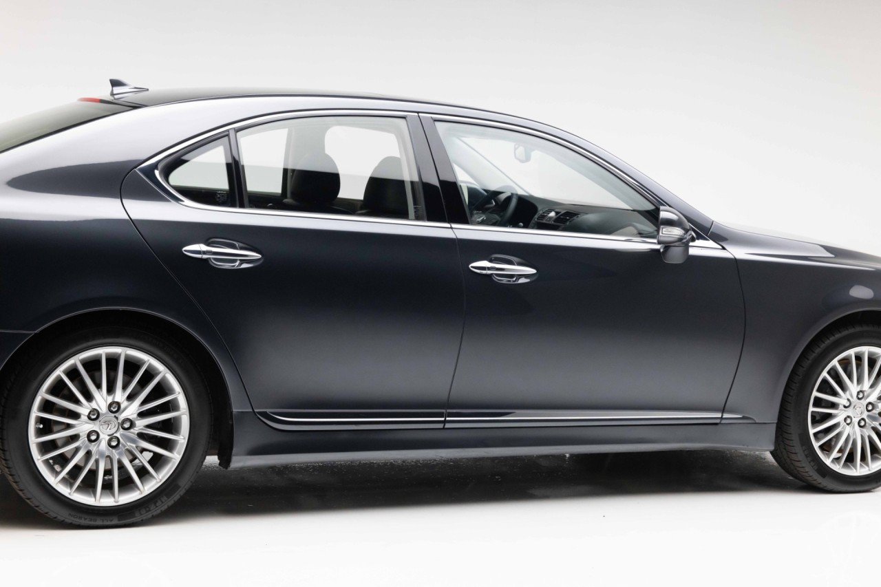 Used 2011 Lexus LS 460 w/ Sport Pkg RWD image 39
