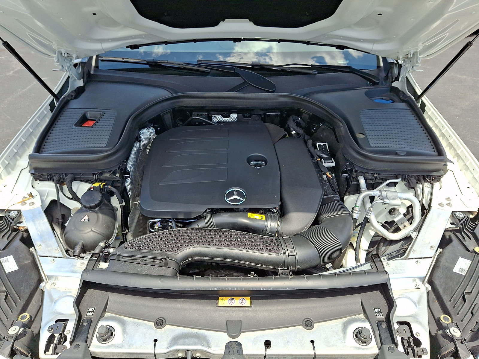 Certified 2022 Mercedes-Benz GLC 300 4MATIC image 29