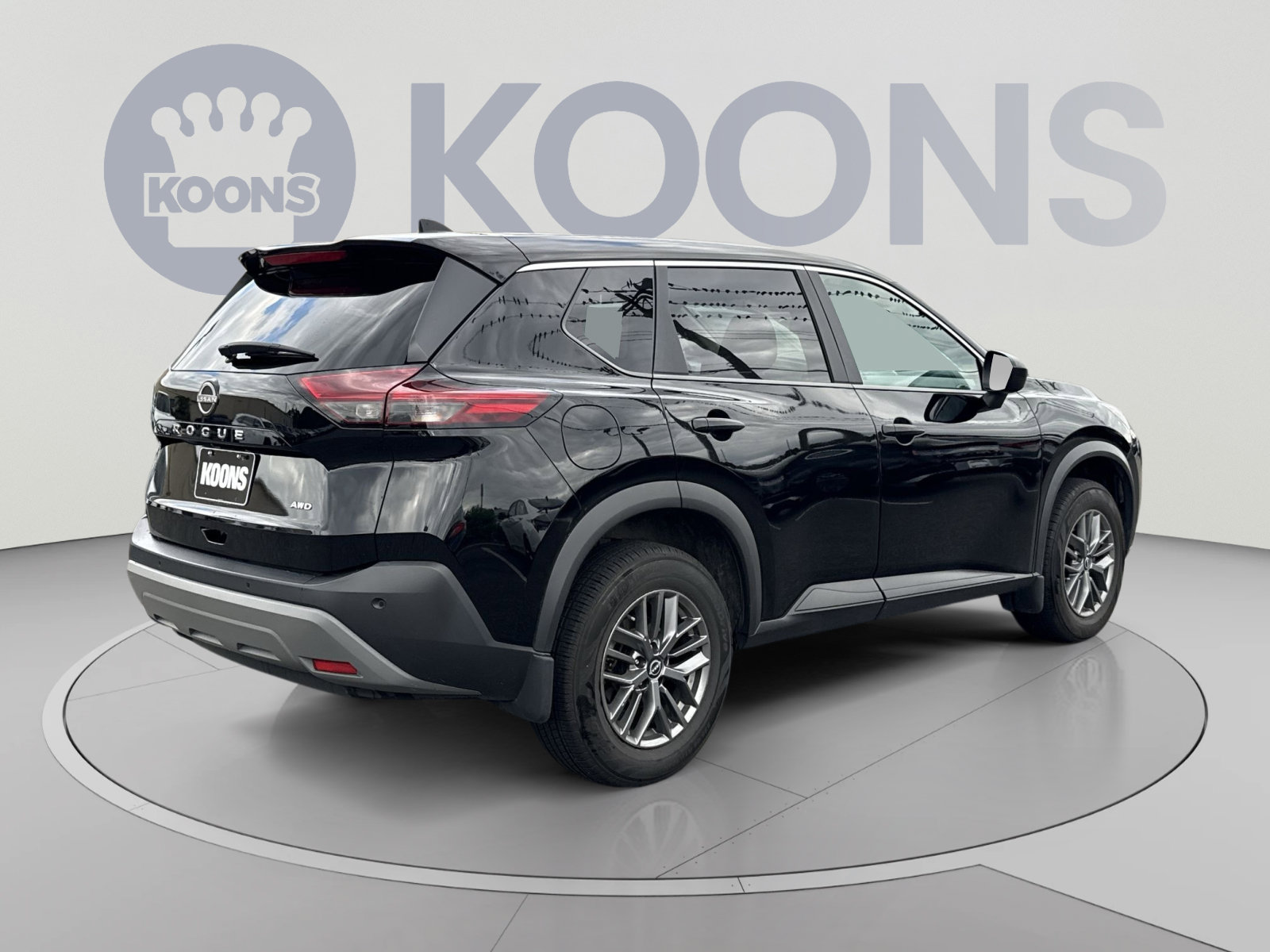 Used 2023 Nissan Rogue S AWD/4WD image 7