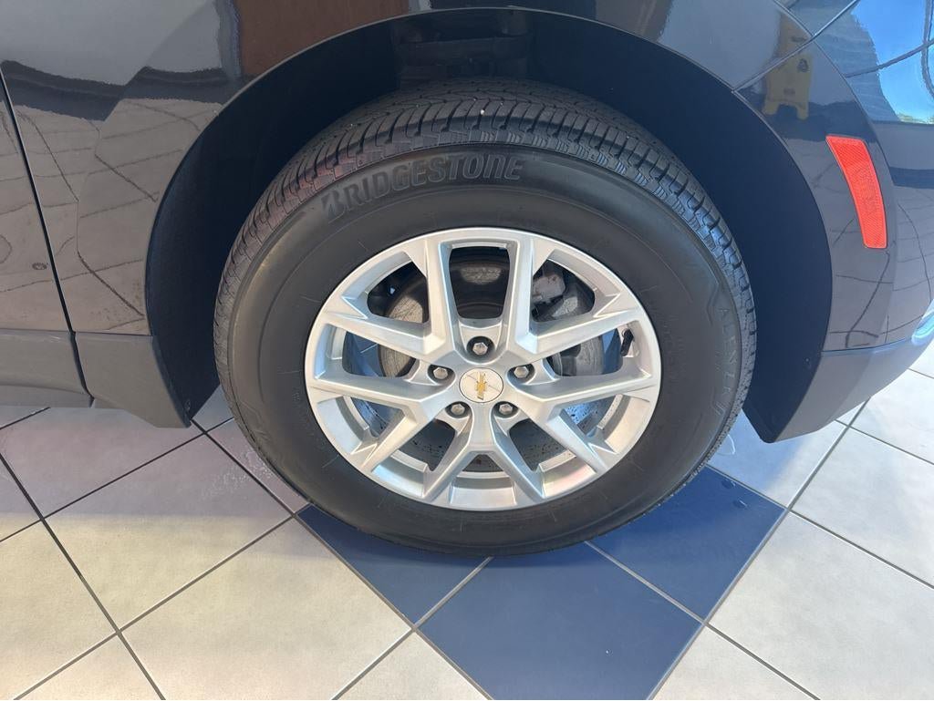 Used 2023 Chevrolet Equinox LT AWD/4WD image 6