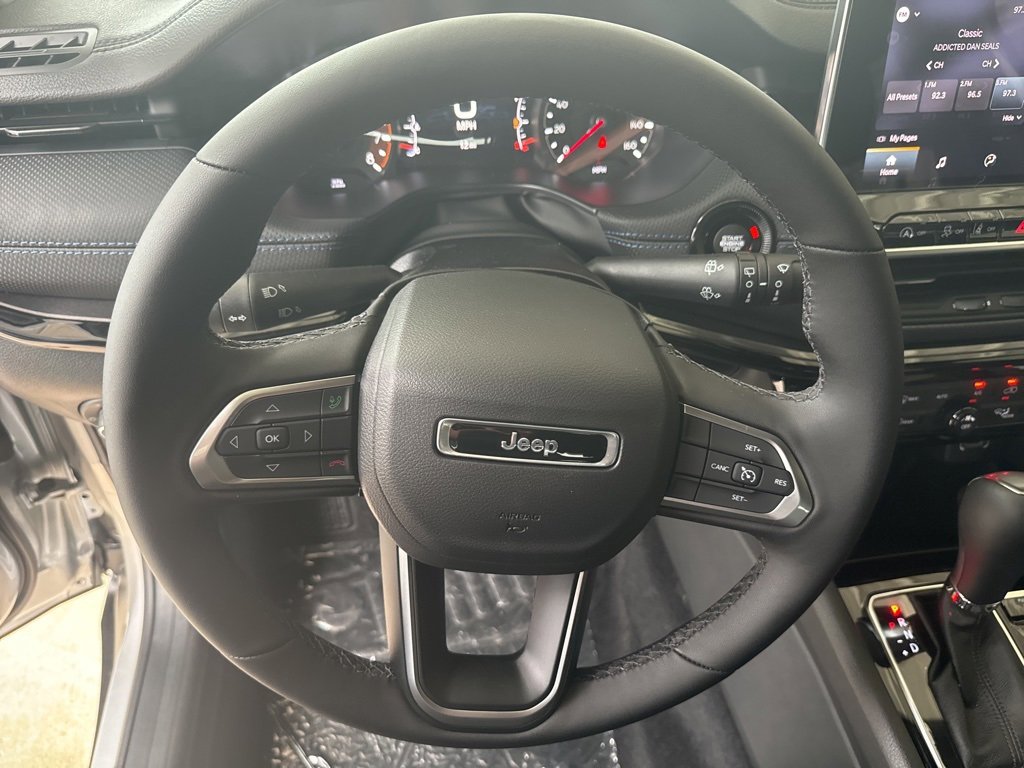 New 2026 Jeep Compass Latitude image 10