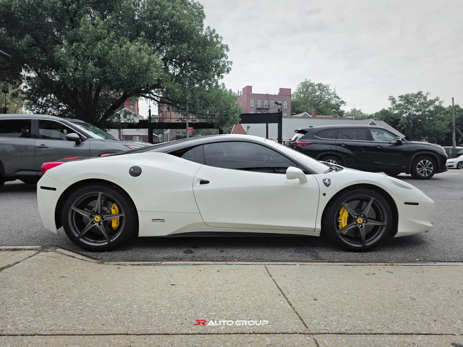 Used 2015 Ferrari 458 Italia Coupe RWD image 6