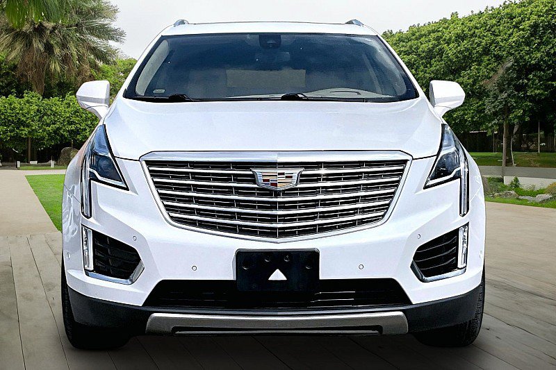 Used 2019 Cadillac XT5 Platinum AWD/4WD image 2