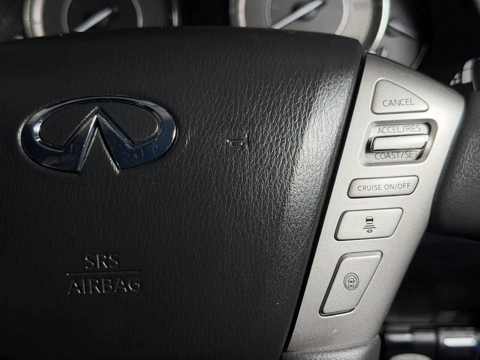 Used 2015 INFINITI QX80 2WD w/ Deluxe Technology Package image 37