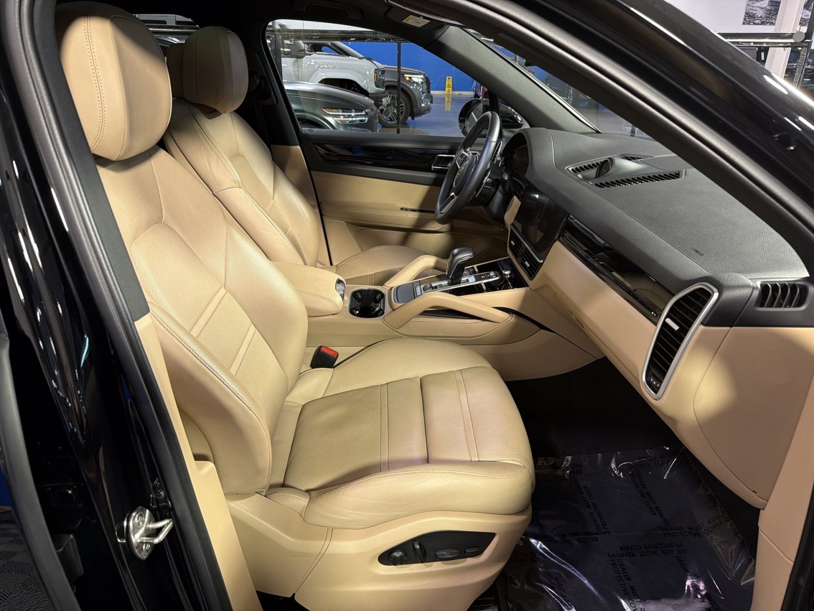 Used 2023 Porsche Cayenne Platinum Edition AWD/4WD image 21