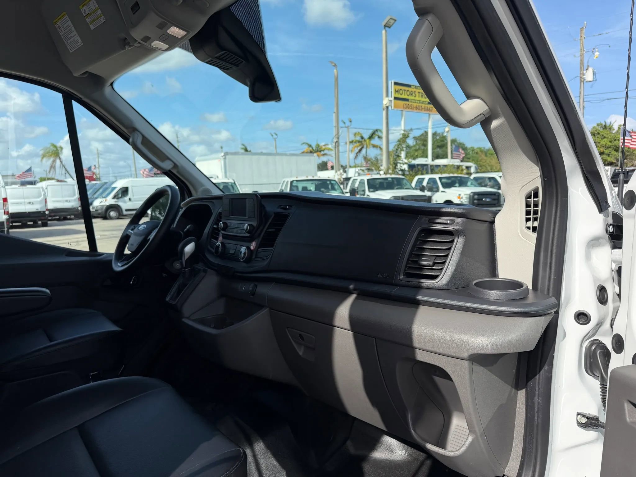 Used 2025 Ford Transit 250 148 Medium Roof image 18
