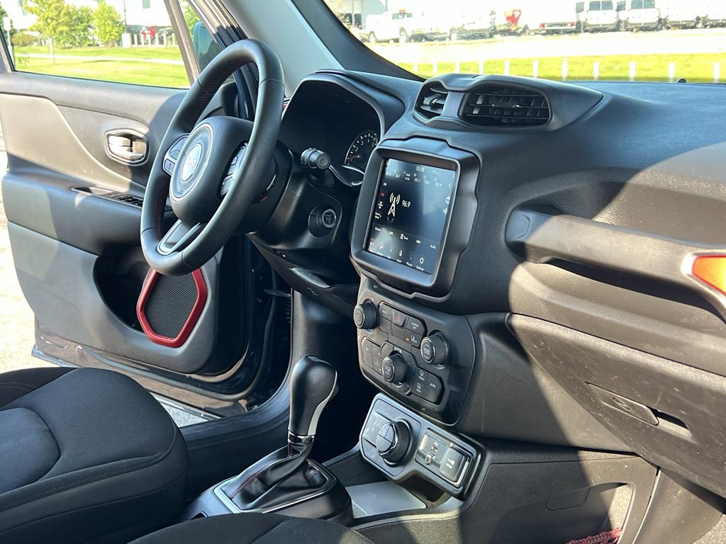 Used 2023 Jeep Renegade Trailhawk image 30