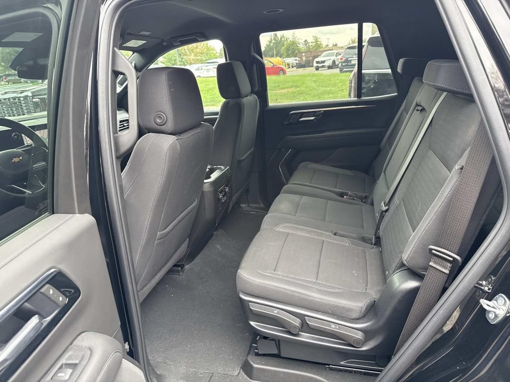 Used 2025 Chevrolet Tahoe LS AWD/4WD image 6