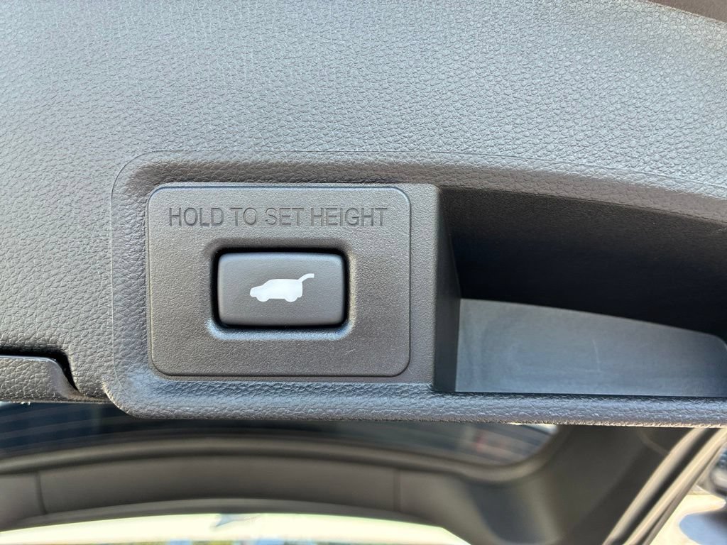 Used 2025 Acura RDX w/ Advance Package AWD/4WD image 14