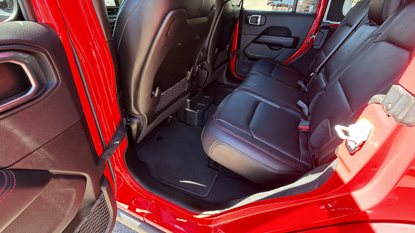 Used 2026 Jeep Wrangler Unlimited Rubicon AWD/4WD image 23