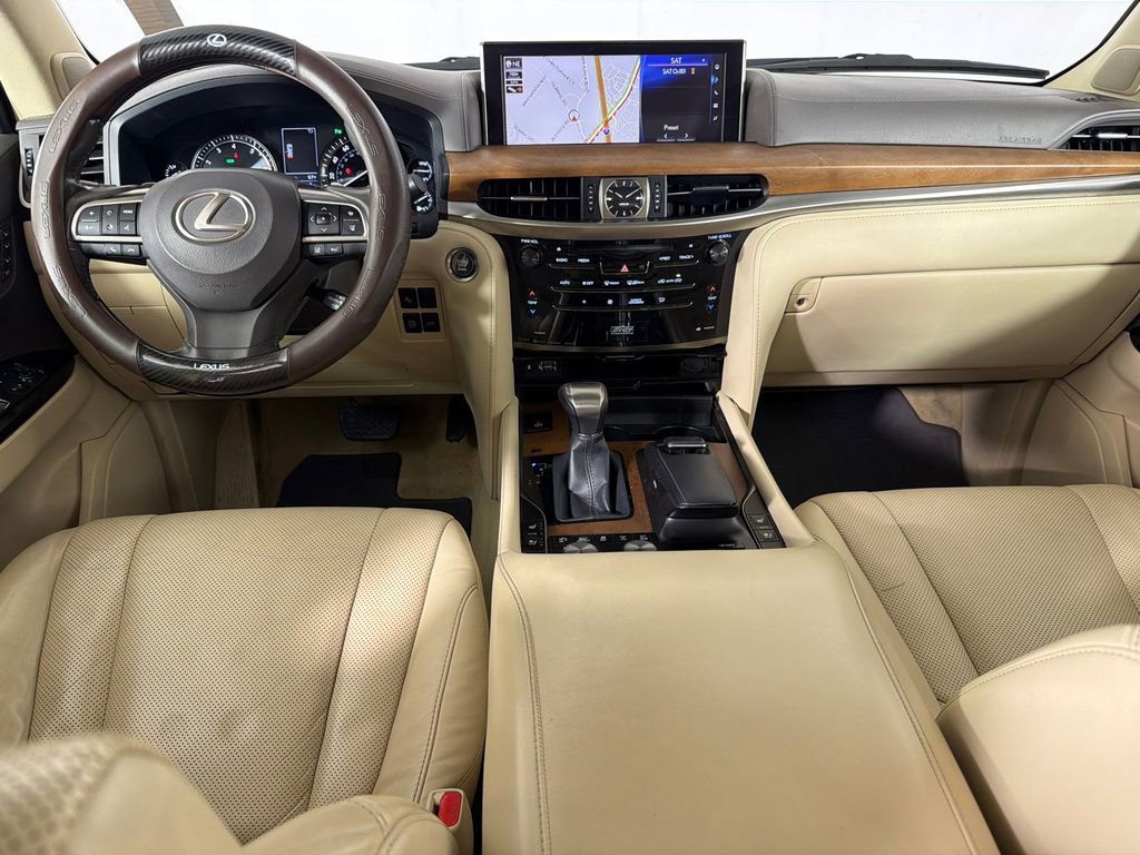 Used 2019 Lexus LX 570 4WD w/ Luxury Package image 26