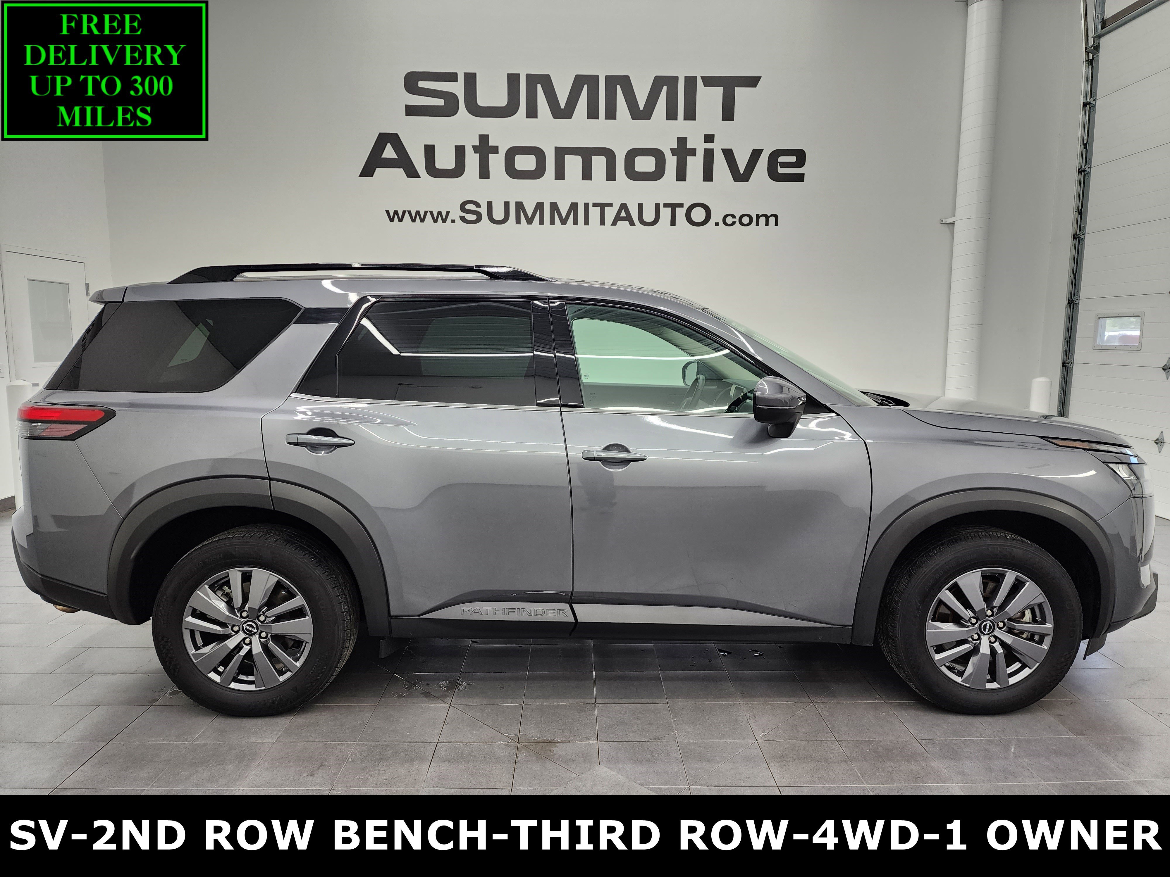 Used 2025 Nissan Pathfinder SV image 1