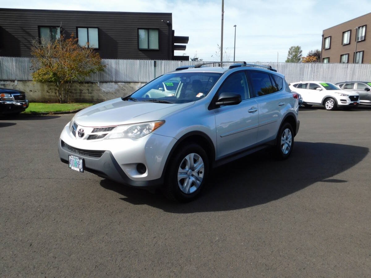 Used 2015 Toyota RAV4 LE AWD/4WD image 4