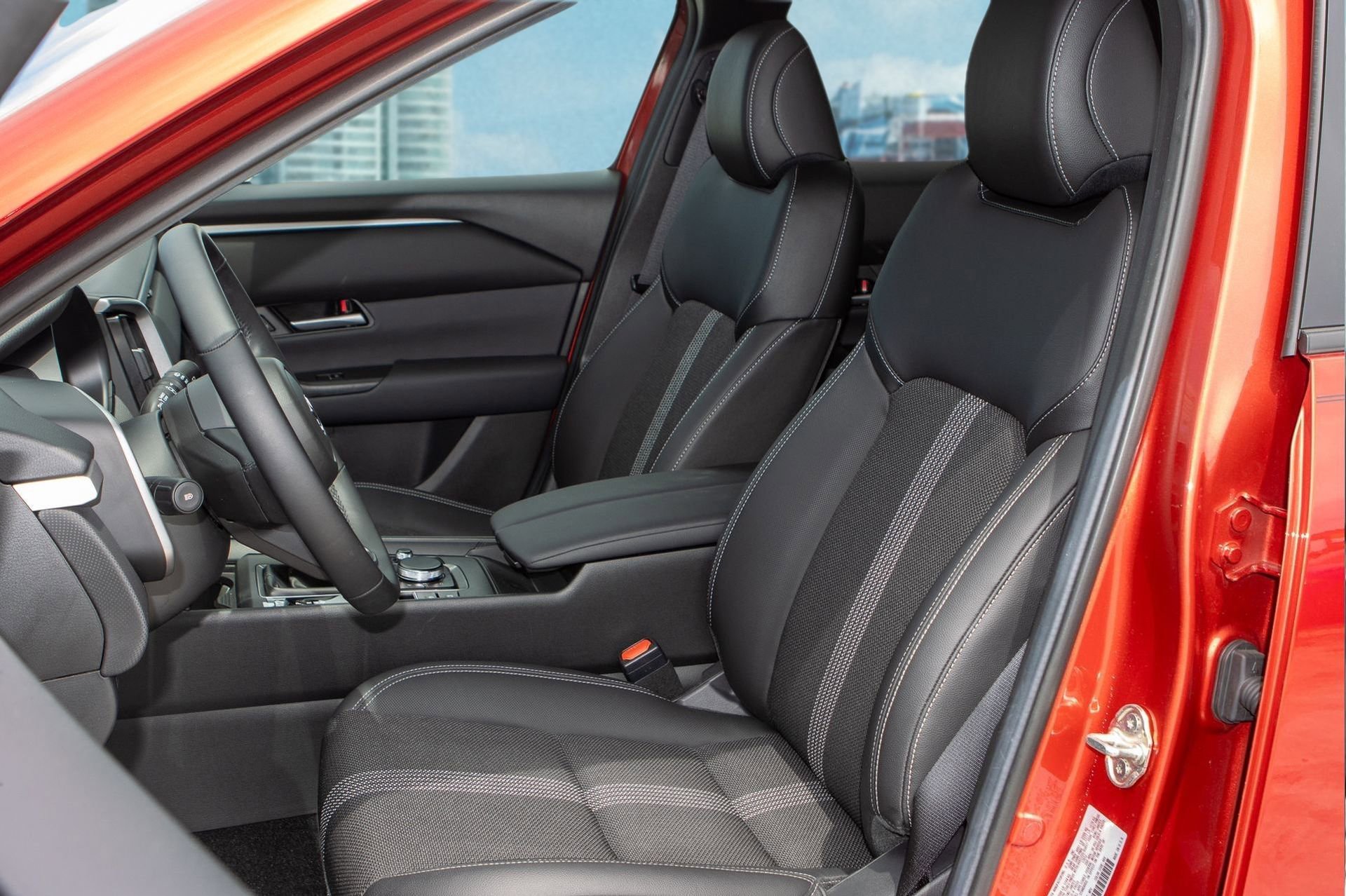 Certified 2025 MAZDA CX-50 AWD 2.5 S w/ Premium Package image 6