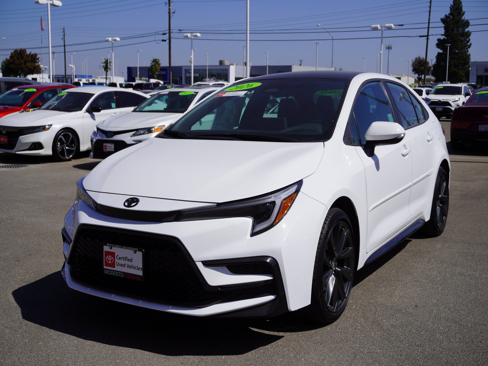 Used 2026 Toyota Corolla SE w/ SE Package FWD image 5