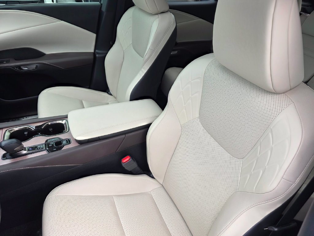 Used 2024 Lexus RX 350 Premium w/ Cold Area Package FWD image 10