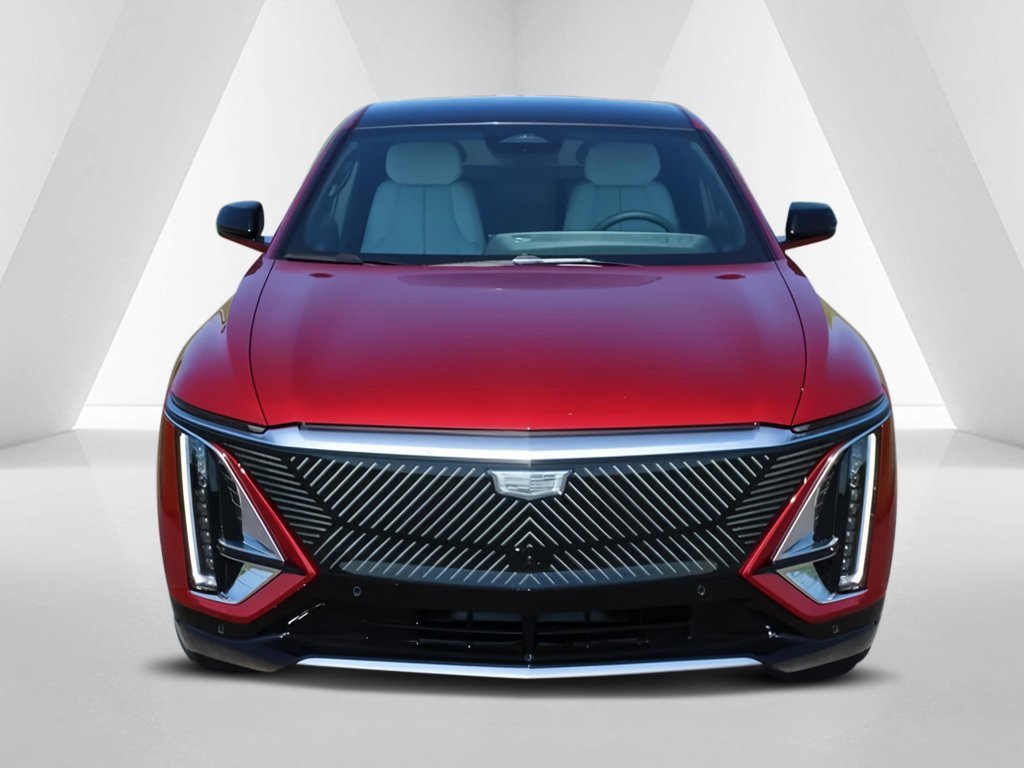 New 2025 Cadillac Lyriq Luxury image 2