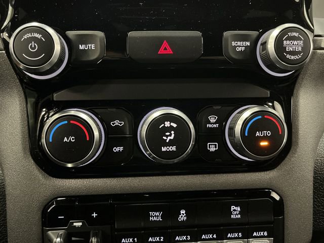 Used 2024 RAM 2500 Tradesman w/ Chrome Appearance Group image 18