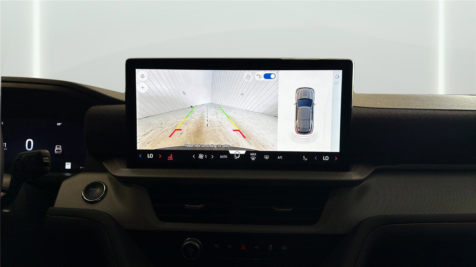 Used 2025 Ford Explorer Active image 18
