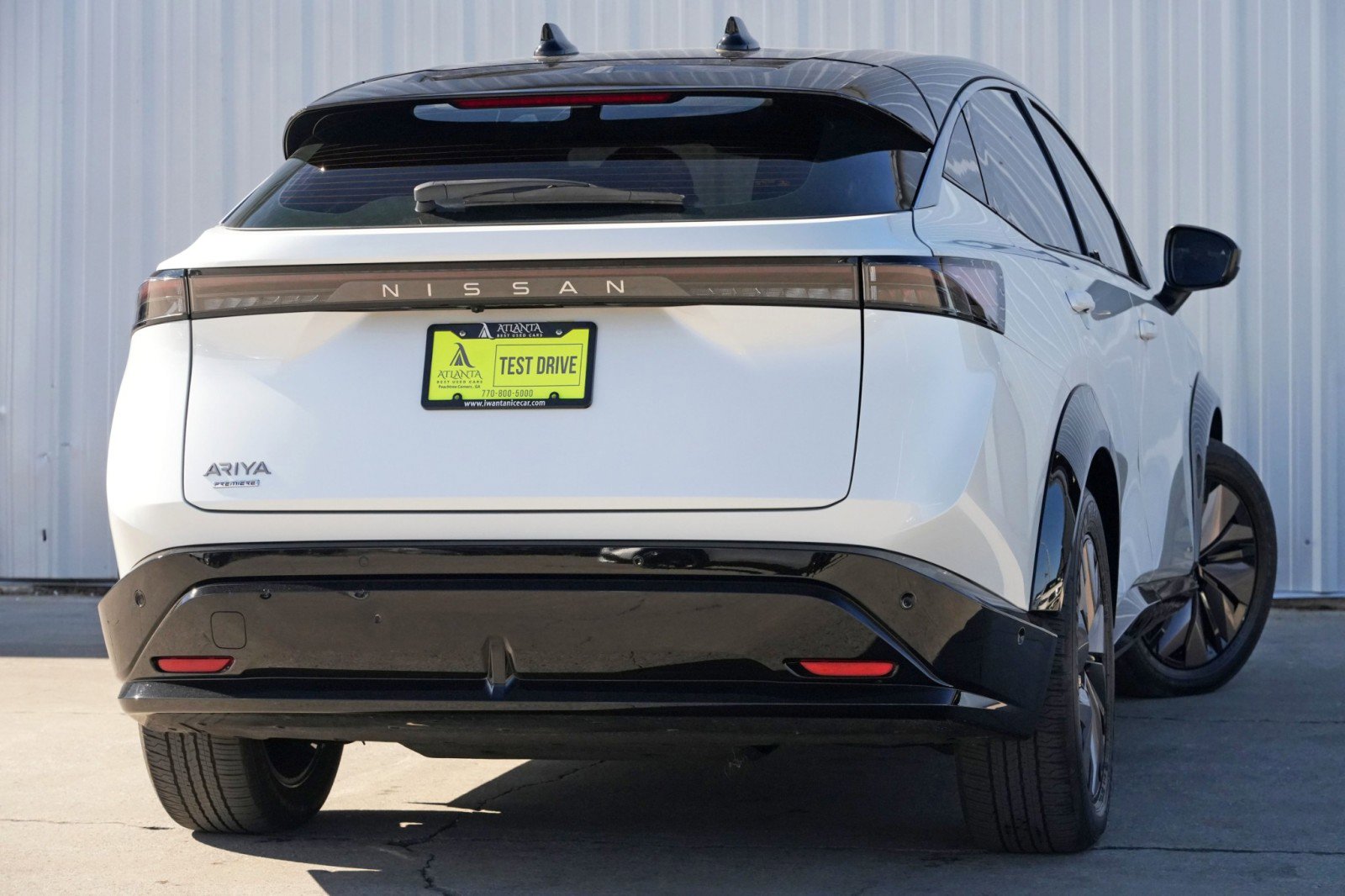 Used 2023 Nissan Ariya Premiere image 4