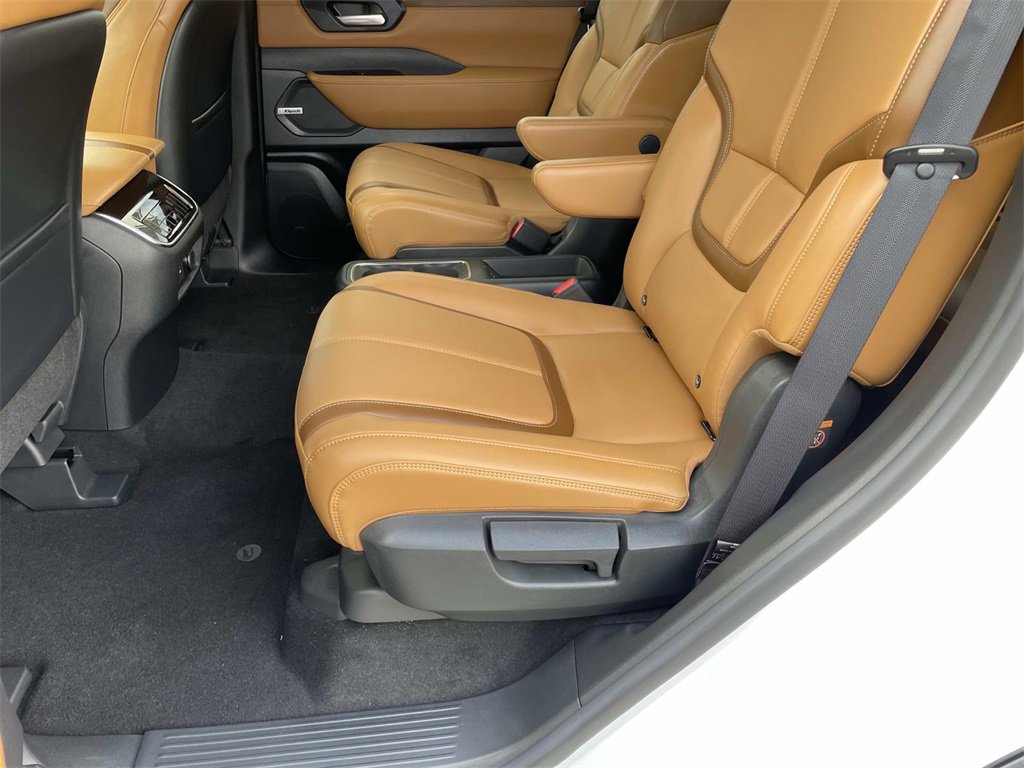 New 2026 Nissan Armada SL w/ Captain's Chari Seat Package image 9