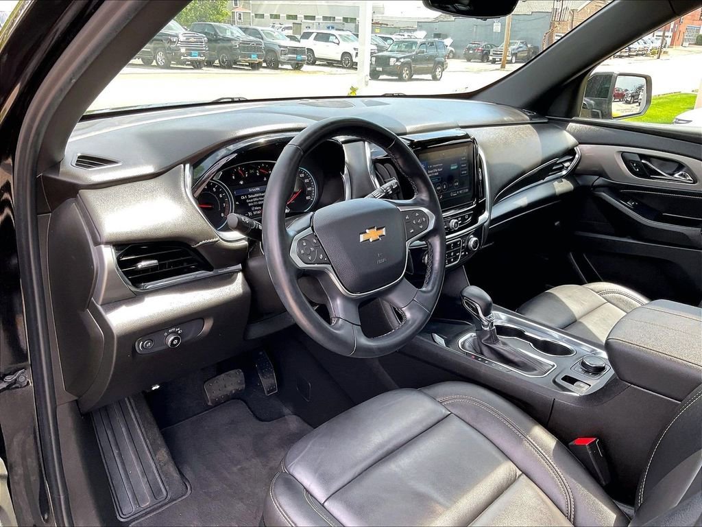 Used 2023 Chevrolet Traverse LT w/ LT Premium Package AWD/4WD image 8