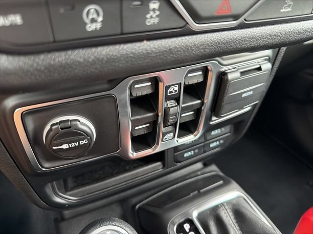 Used 2025 Jeep Gladiator Sport AWD/4WD image 18