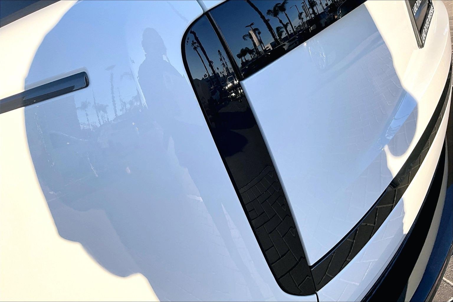 Used 2025 Land Rover Range Rover SE image 28