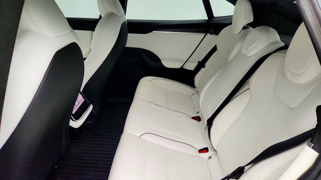 Used 2022 Tesla Model S Plaid image 26