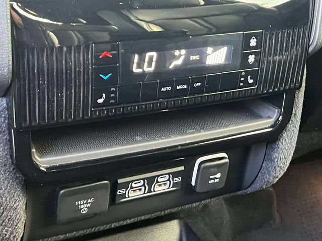 Used 2024 Jeep Wagoneer Series II AWD/4WD image 13