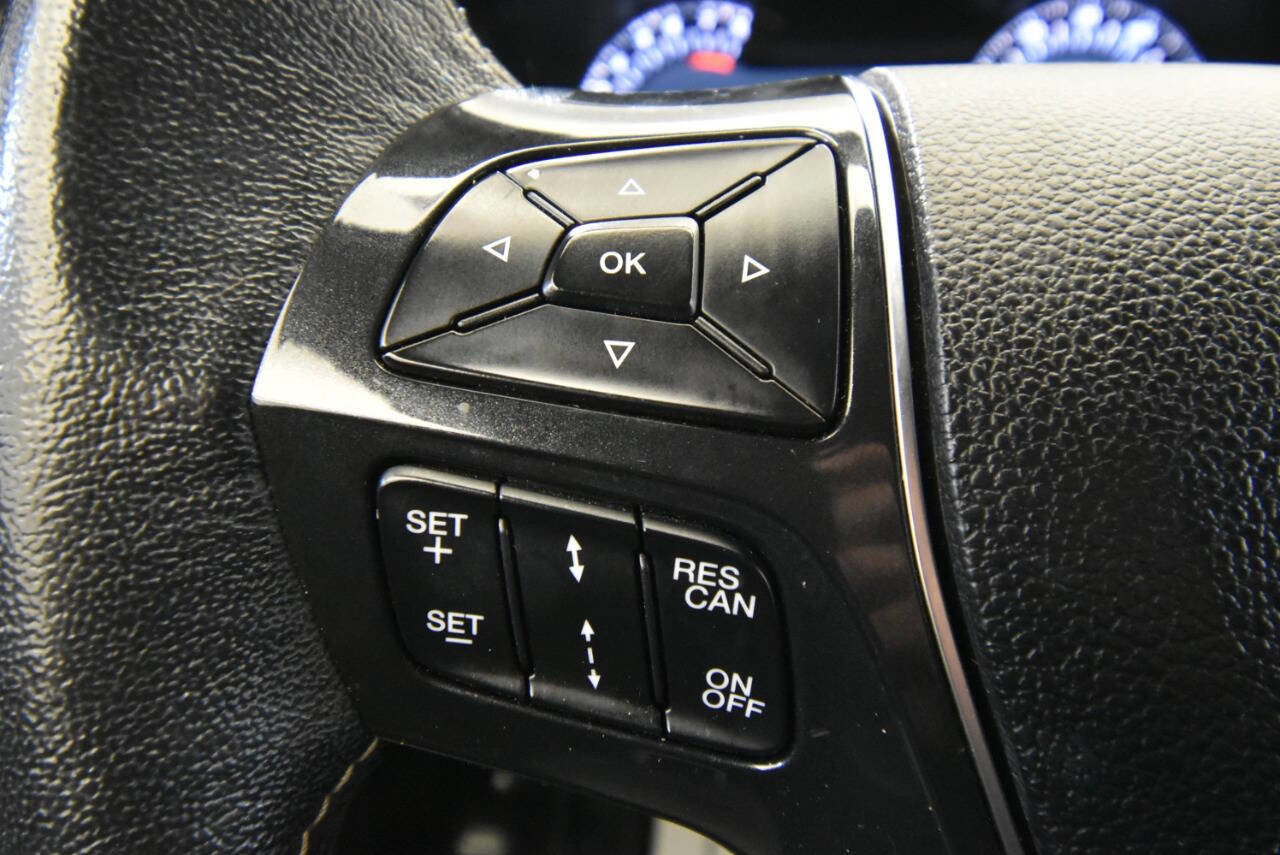 Used 2018 Ford Explorer Platinum image 36